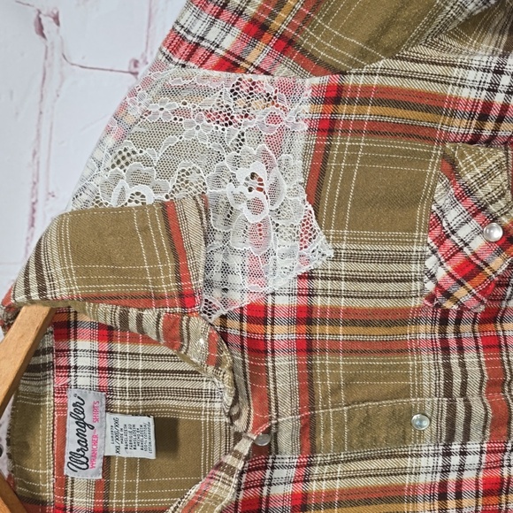 Vintage Wrangler Wrancher Lace Long Sleeve Pearl Snap Button Down Women Size XXL - Picture 6 of 12